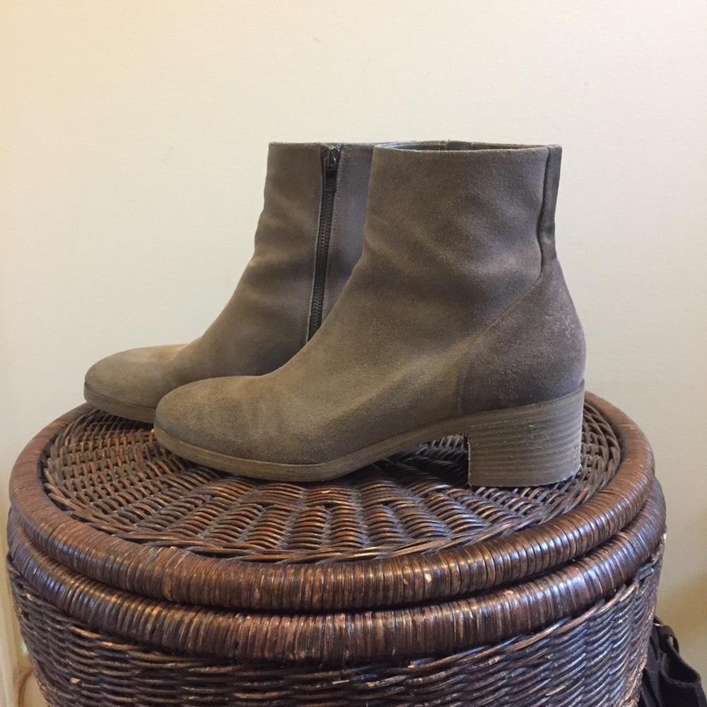 Vince Booties size 8.5 made in Italy